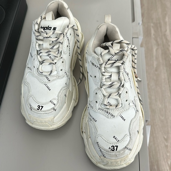 Balenciaga trainer triple S sneakers - Picture 1 of 3